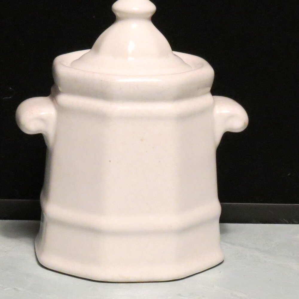 Pfaltzgraff Heritage White Sugar Bowl & Lid Vintage 5 3/4"